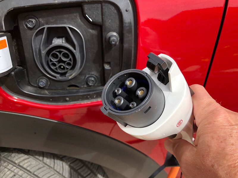 Electric vehicle charging connector